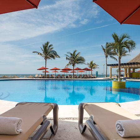 Camino Real Веракруз Екстериор снимка Pool at the Iberostar Grand Hotel Bávaro