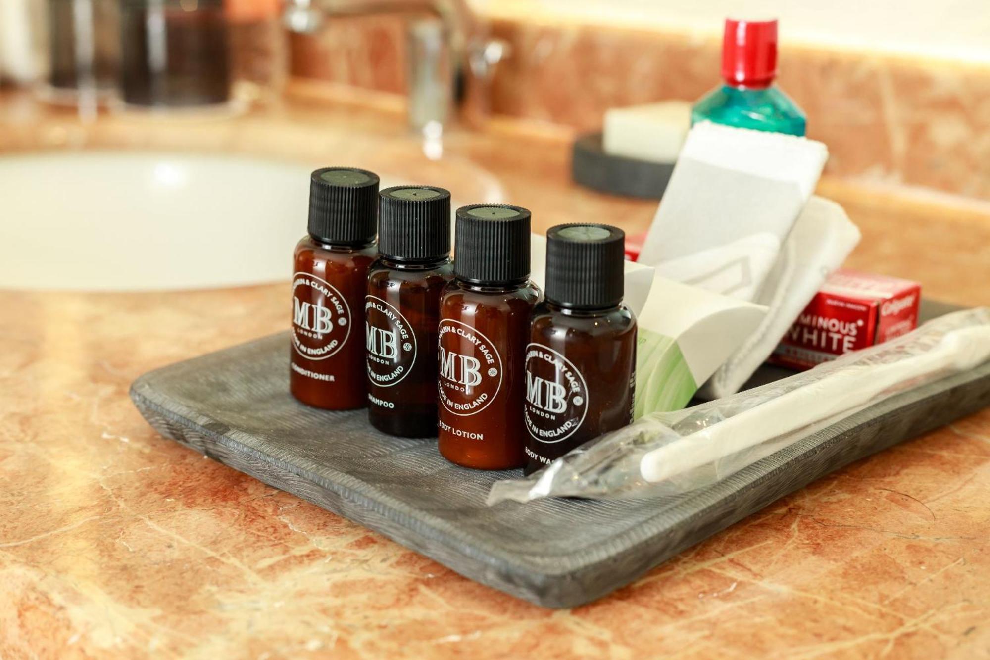 Camino Real Веракруз Екстериор снимка A selection of MB toiletries