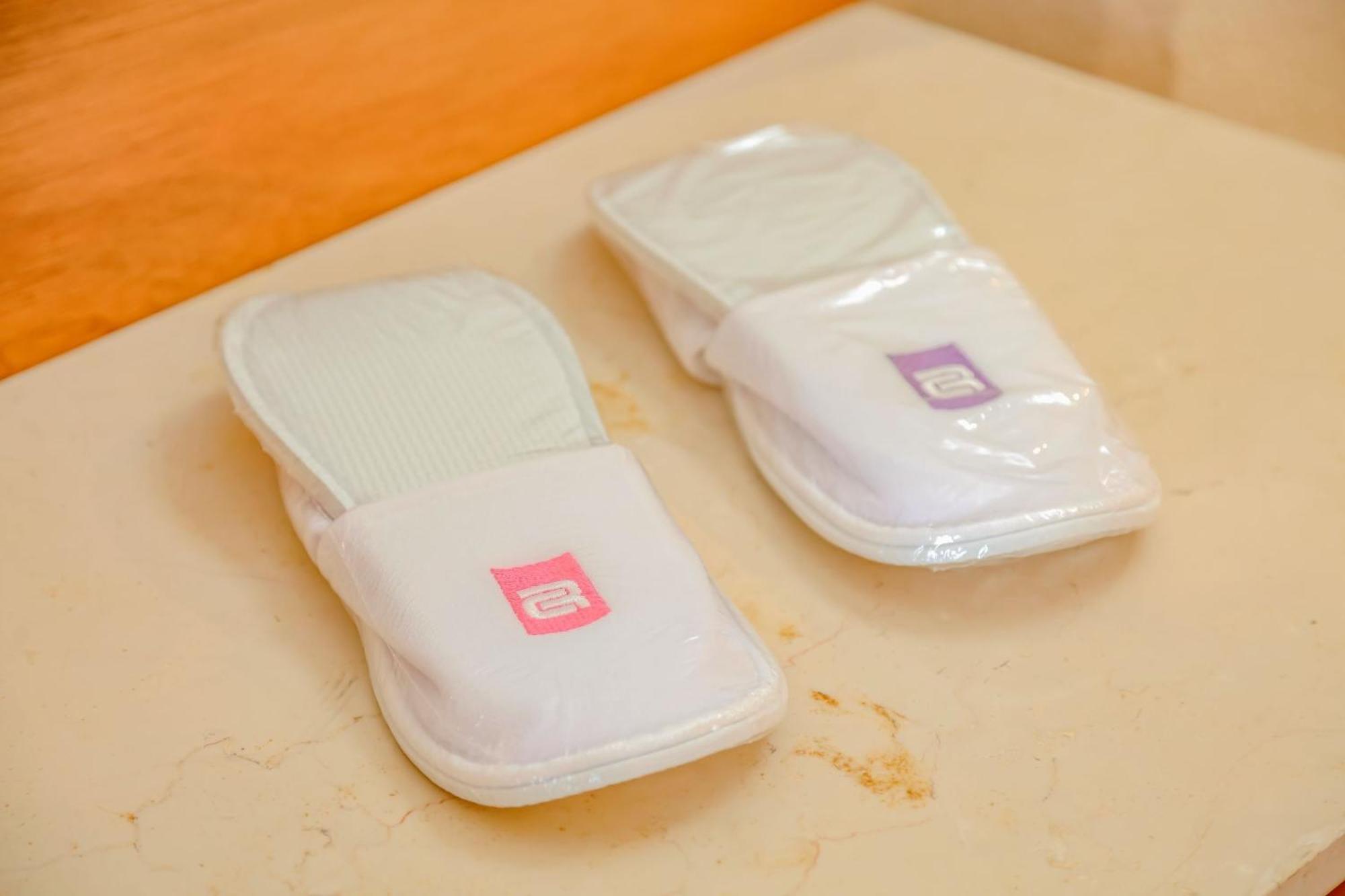 Camino Real Веракруз Екстериор снимка A pair of hotel slippers