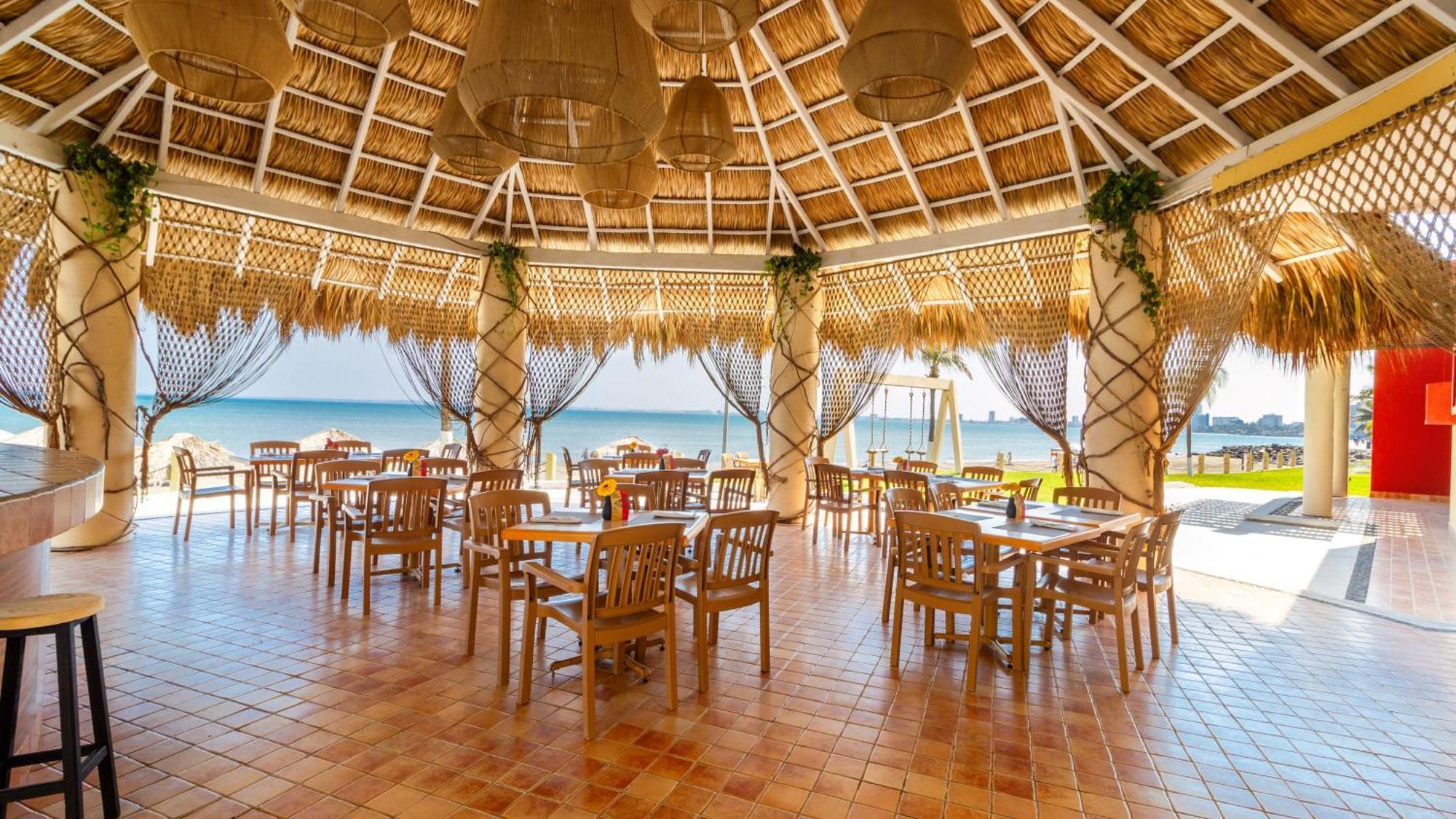Camino Real Веракруз Екстериор снимка Restaurant in the resort
